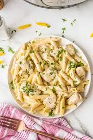 CHICKEN ALFREDO