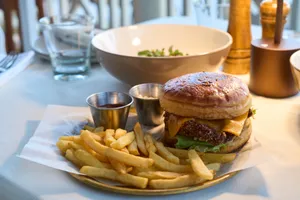 PREMIUM BEEF BURGER