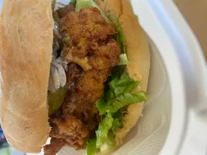CRISPY BUTTERMILK CHICKEN BURGER