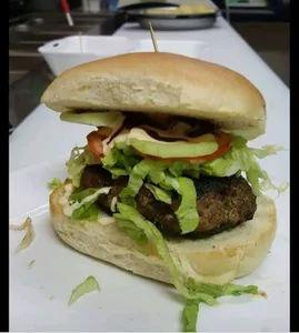 CLASSIC HAMBURGER